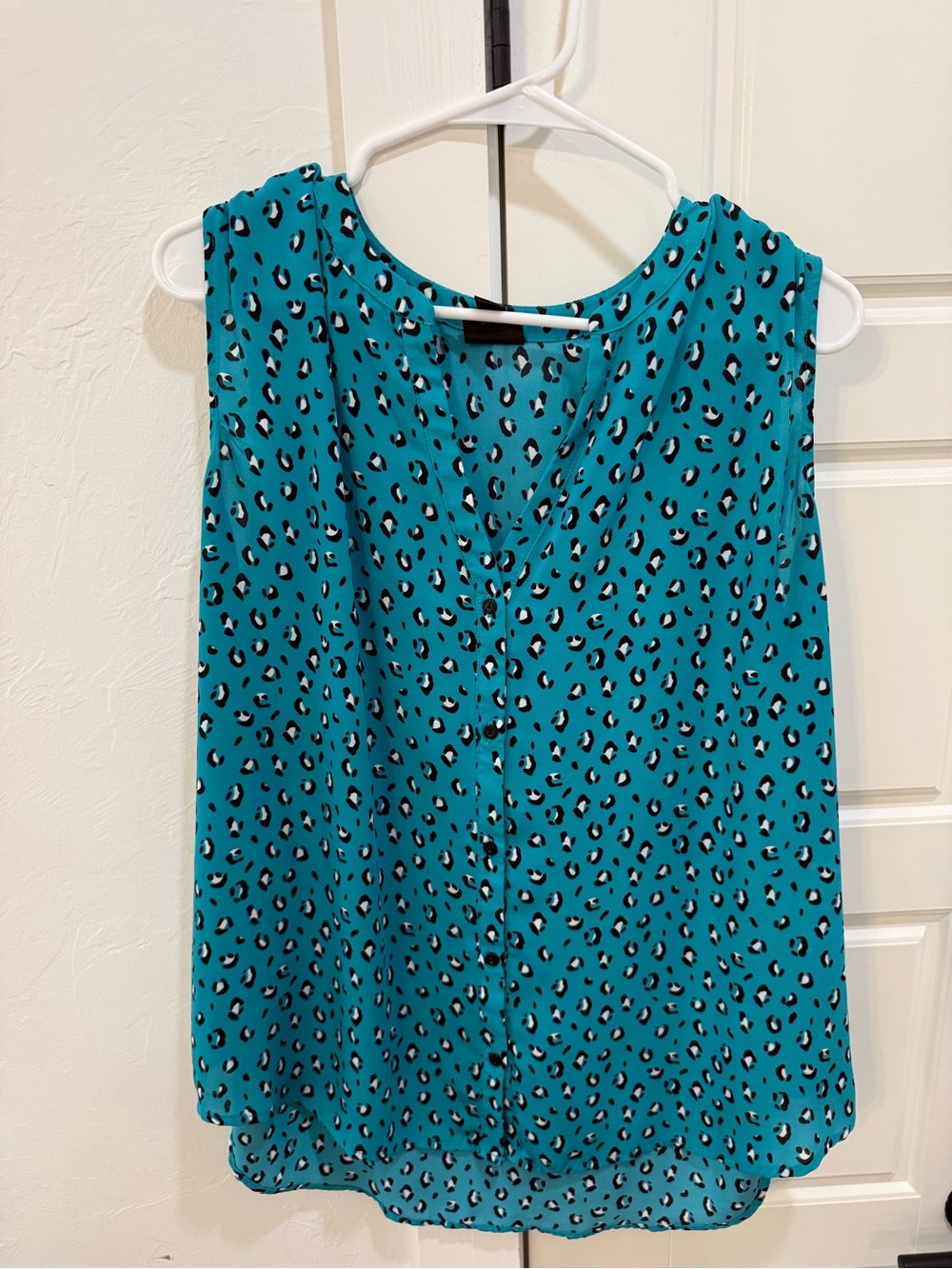 Worthington Teal Sleeveless Leopard-Print Blouse